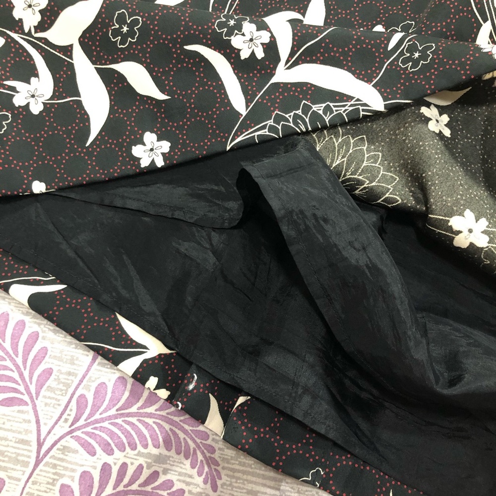Ann Taylor LOFT Floral Pleated Skirt with Pockets! 6P Petite - Picture 8 of 8